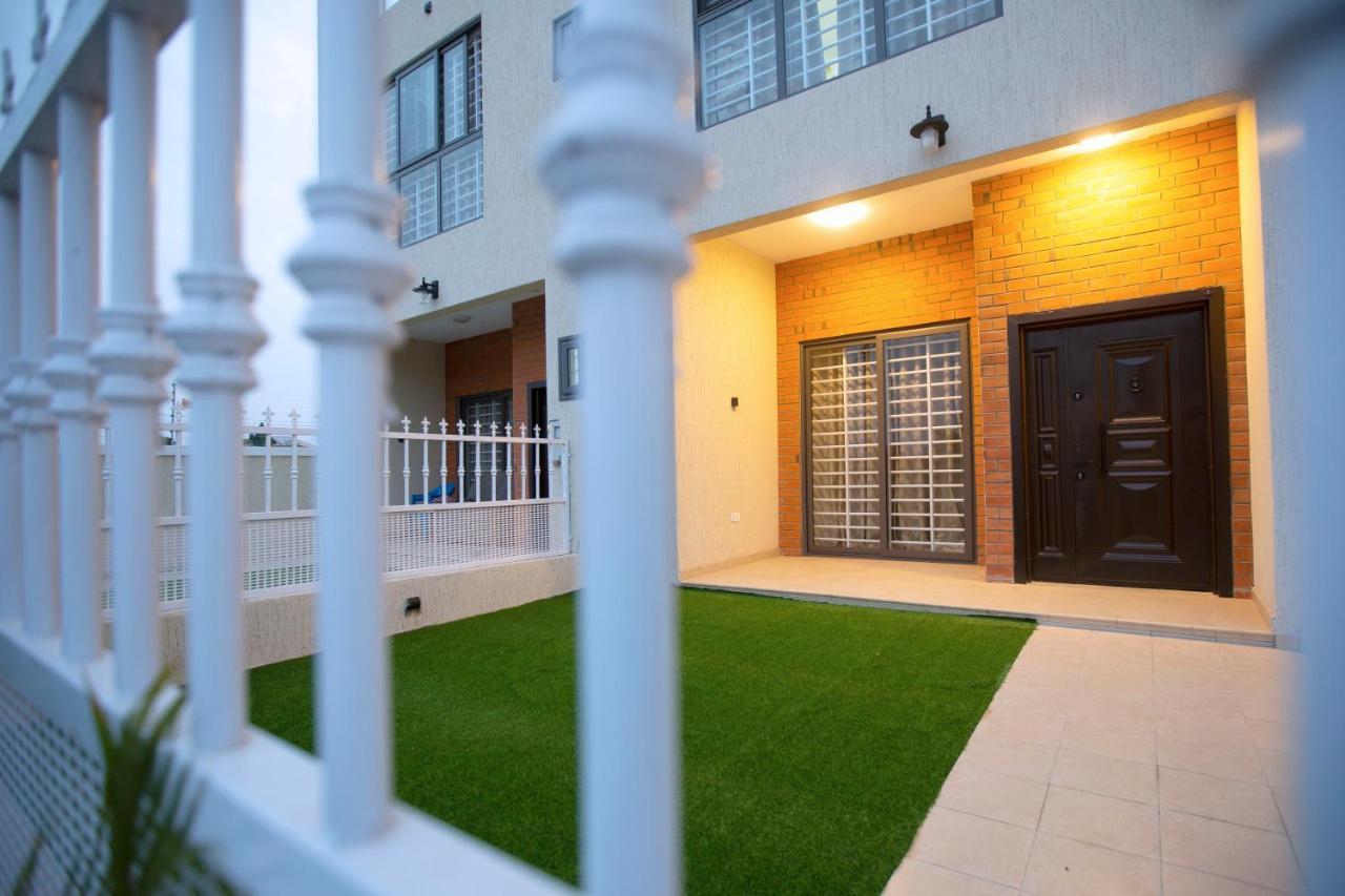 אקרה Maple Homes מראה חיצוני תמונה